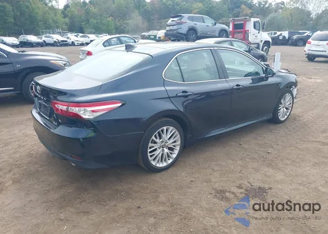 2020 Toyota Camry Xle z USA, uszkodzony, nr VIN 4T1F11AK4LU394057